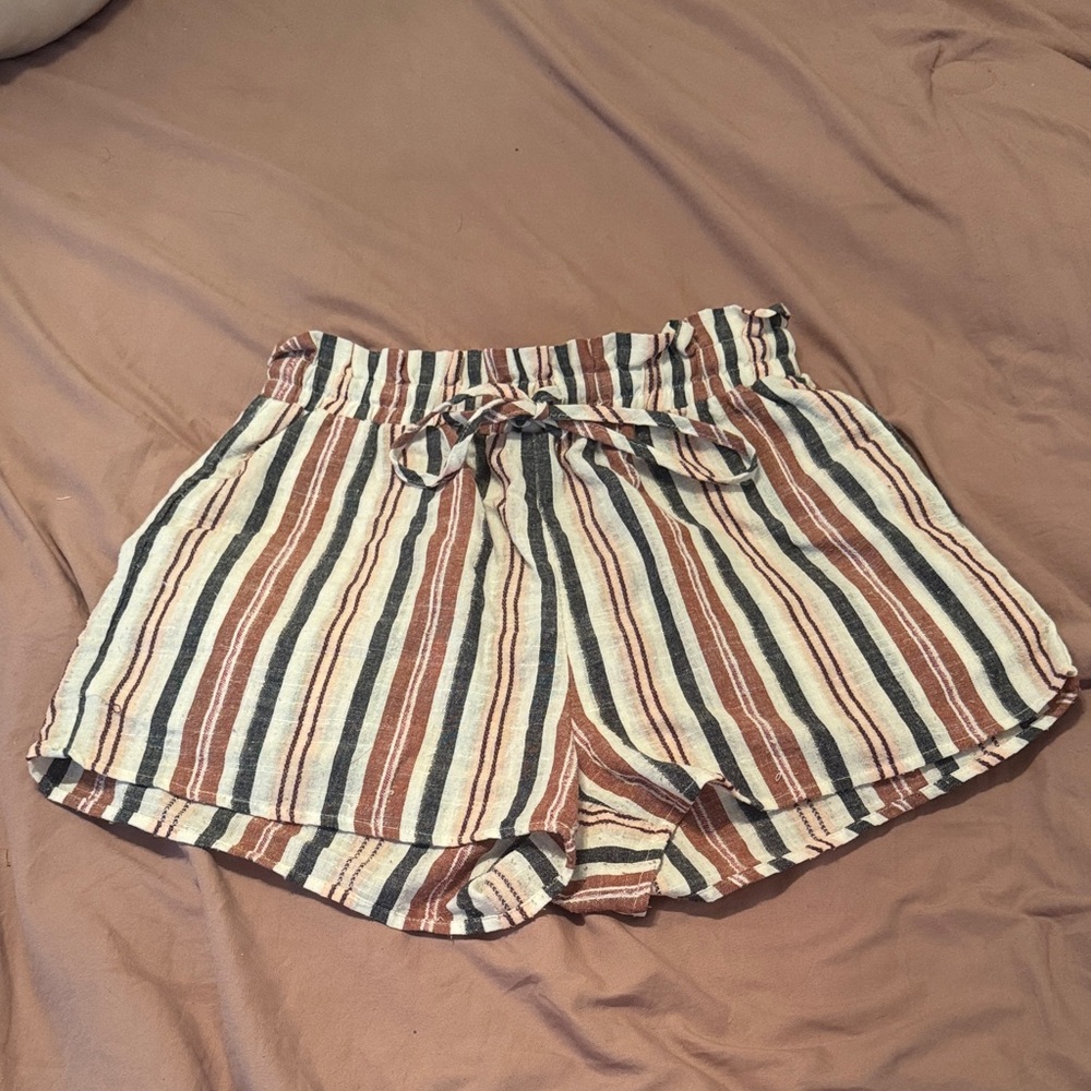 Junior’s Multicolored Striped Shorts